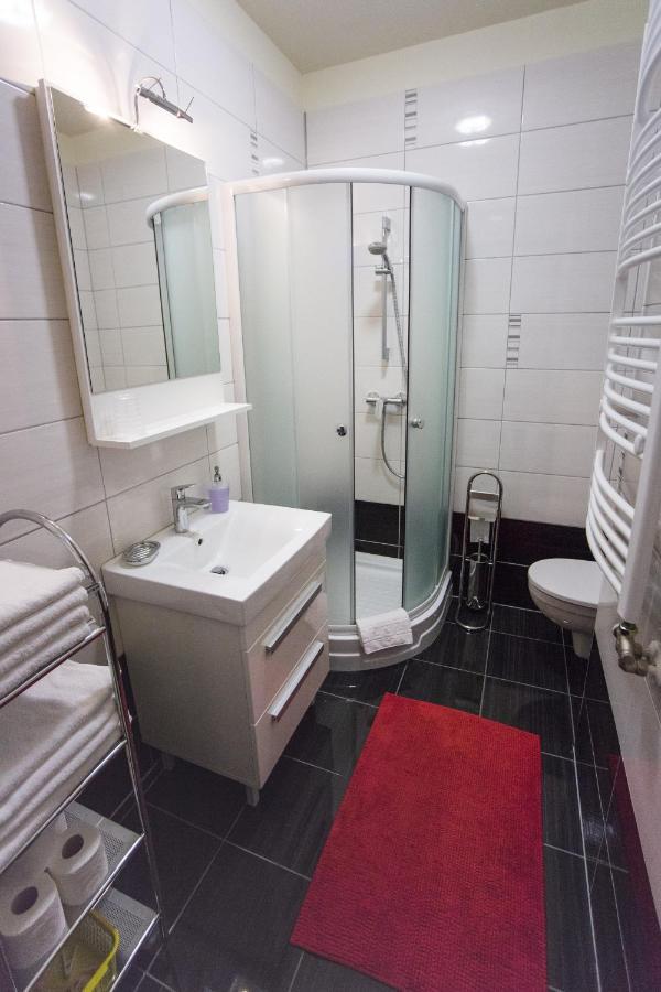 Azur Haz Gyoengyvirag Apartman Sarvar Exterior photo